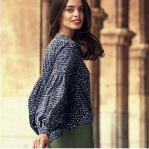 Cabi “Te Amo” Navy Blouse Size Small - Picture 2 of 7